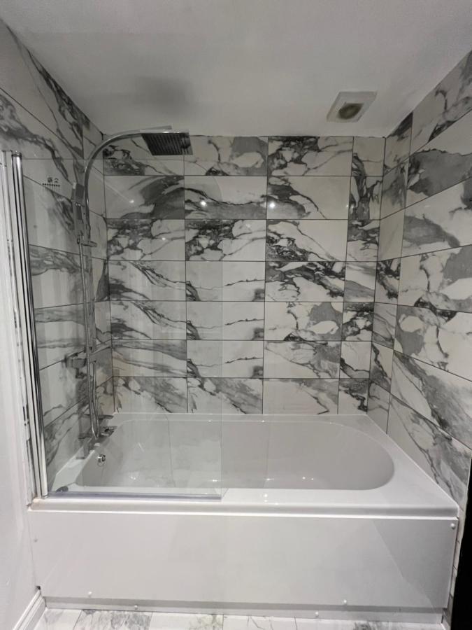 Modern 2 Bedroom Aesthetic Apt マンチェスター エクステリア 写真
